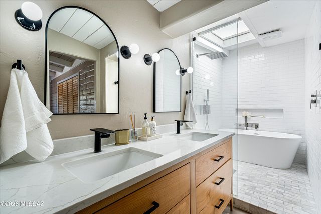 2711 N Kiva Place, Tucson, AZ 85715
