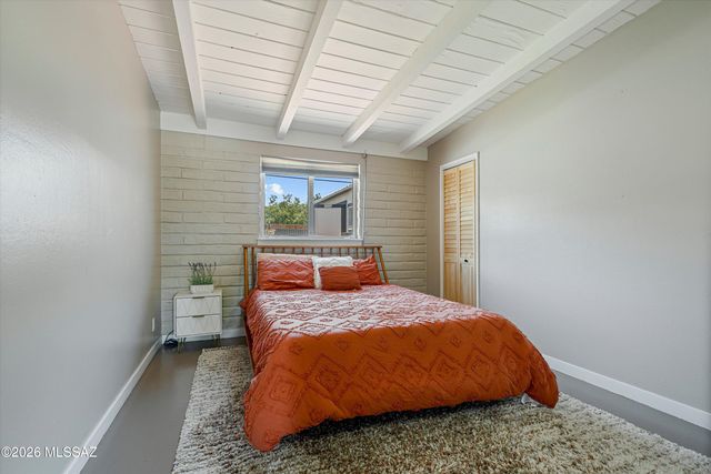 2711 N Kiva Place, Tucson, AZ 85715