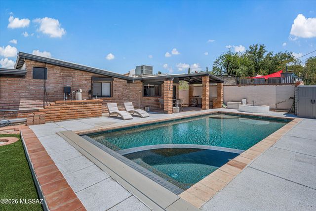 2711 N Kiva Place, Tucson, AZ 85715