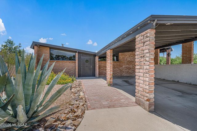 2711 N Kiva Place, Tucson, AZ 85715