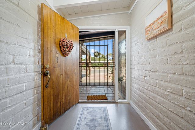 2711 N Kiva Place, Tucson, AZ 85715