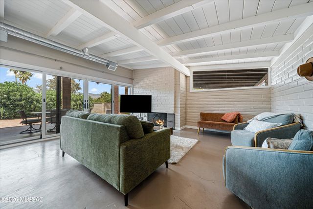 2711 N Kiva Place, Tucson, AZ 85715