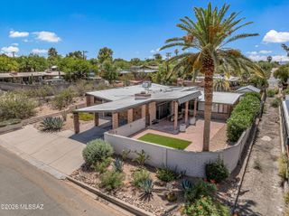 2711 N Kiva Place, Tucson, AZ 85715