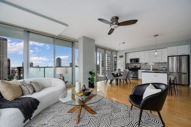 659 W RANDOLPH Street 1720, Chicago, IL 60661