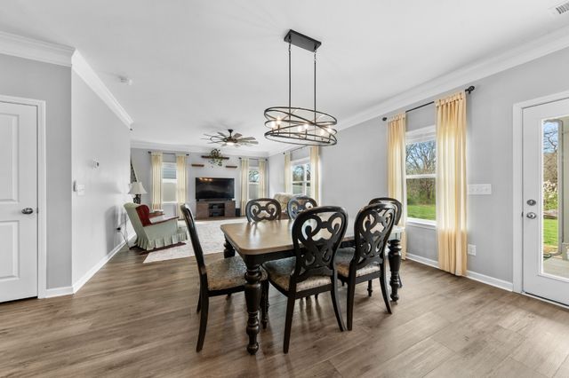 227 Stonewall Dr, Columbia, TN 38401