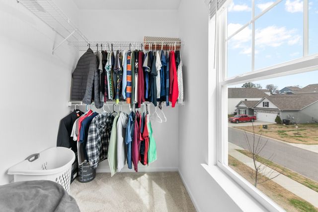 227 Stonewall Dr, Columbia, TN 38401