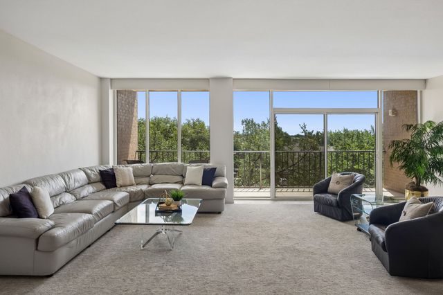5200 Keller Springs Road 422, Dallas, TX 75248