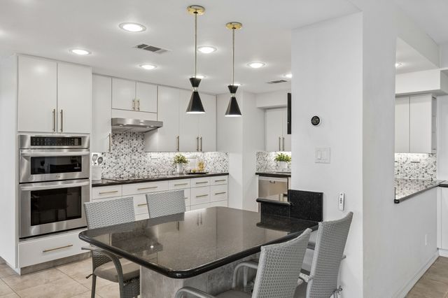5200 Keller Springs Road 422, Dallas, TX 75248
