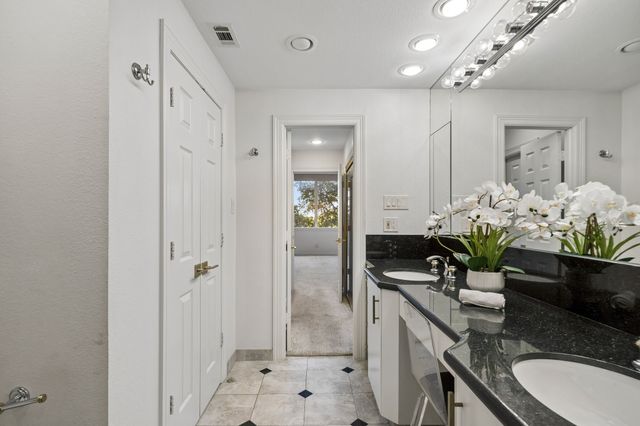 5200 Keller Springs Road 422, Dallas, TX 75248