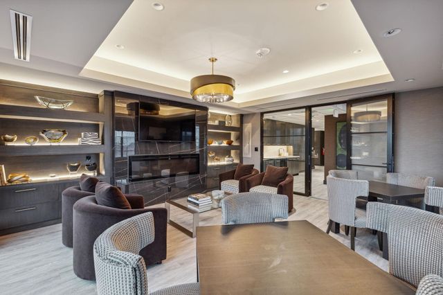 5200 Keller Springs Road 422, Dallas, TX 75248