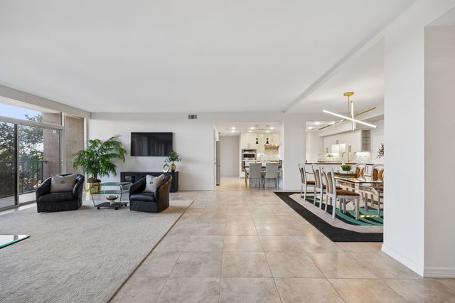 5200 Keller Springs Road 422, Dallas, TX 75248