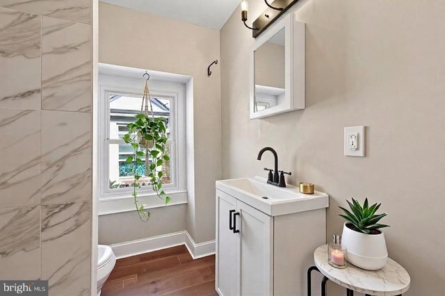 909 LINDLEY AVE, Philadelphia, PA 19141