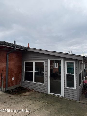 5315 Velle Vista Dr, Louisville, KY 40272