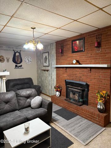 5315 Velle Vista Dr, Louisville, KY 40272