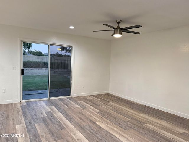 7266 W GARDENIA Avenue, Glendale, AZ 85303