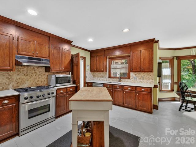 1531 Hansom Lane NW, Concord, NC 28027