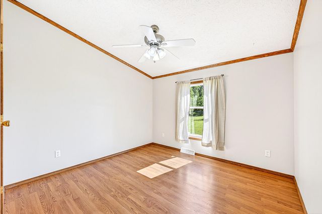 5404 S Midbon Road, Superior, WI 54880