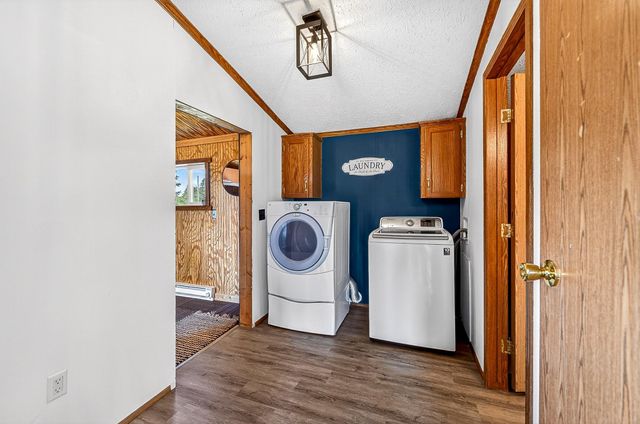 5404 S Midbon Road, Superior, WI 54880
