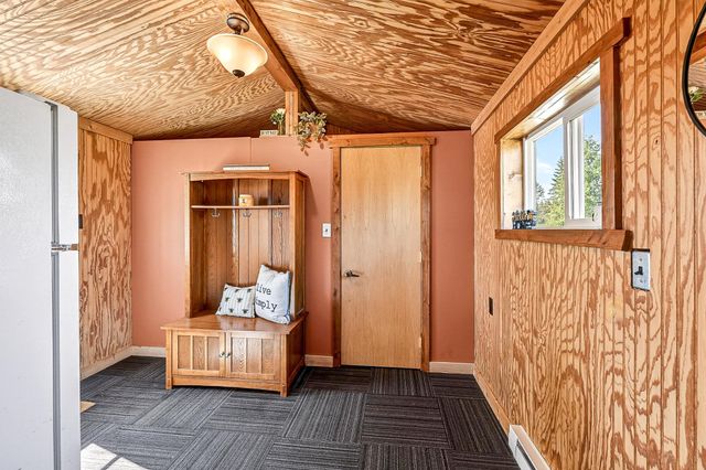 5404 S Midbon Road, Superior, WI 54880