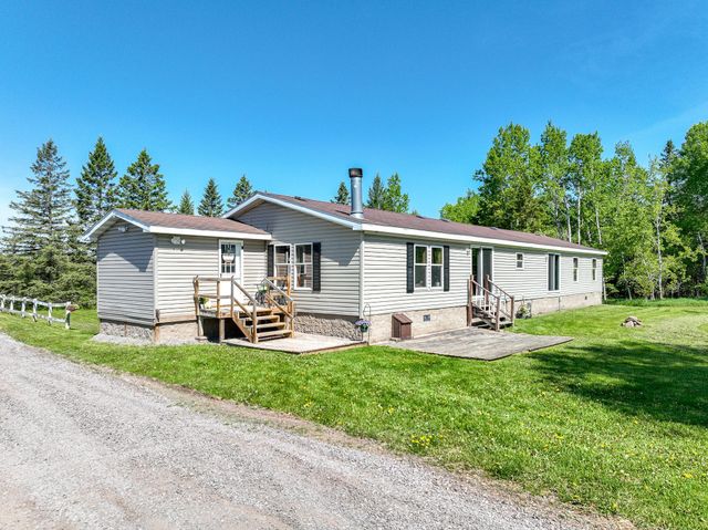 5404 S Midbon Road, Superior, WI 54880