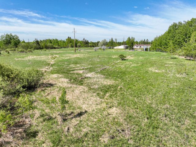 5404 S Midbon Road, Superior, WI 54880