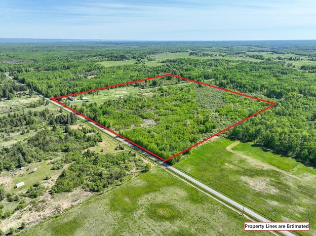 5404 S Midbon Road, Superior, WI 54880