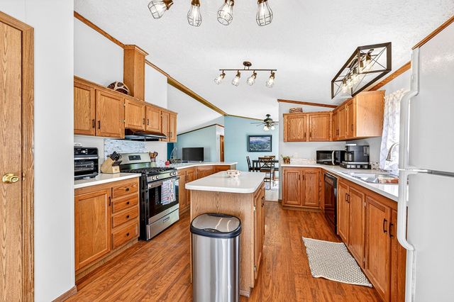 5404 S Midbon Road, Superior, WI 54880