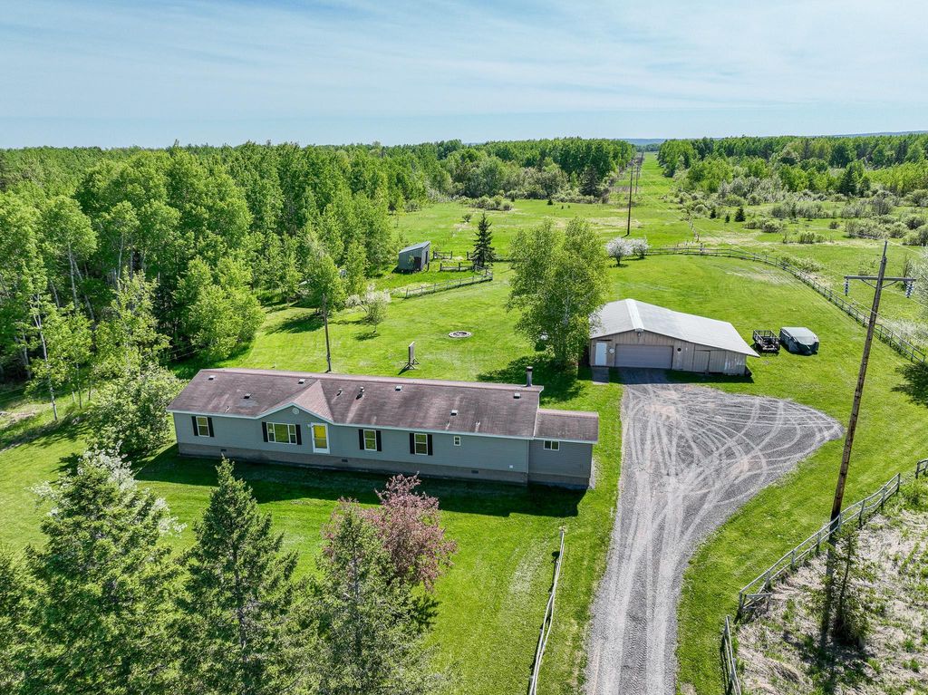 5404 S Midbon Road, Superior, WI 54880