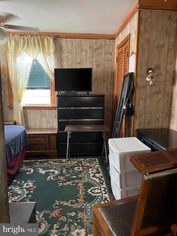 610 DARBY TER, Darby, PA 19023
