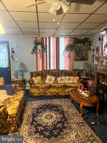 610 DARBY TER, Darby, PA 19023