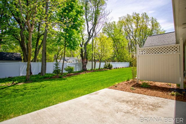1003 Maplewood Court, Holland, MI 49423