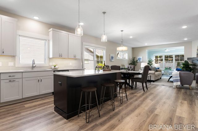 1003 Maplewood Court, Holland, MI 49423