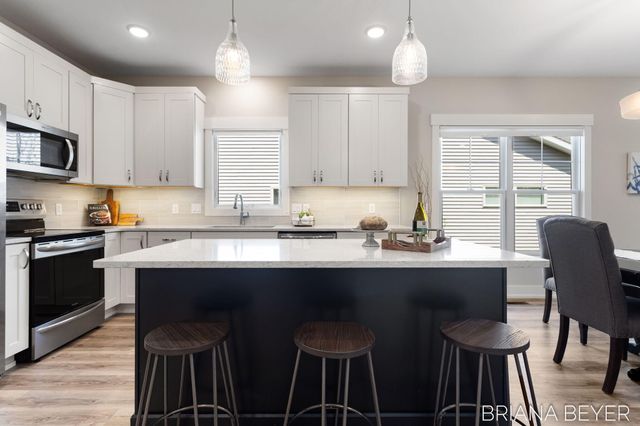 1003 Maplewood Court, Holland, MI 49423