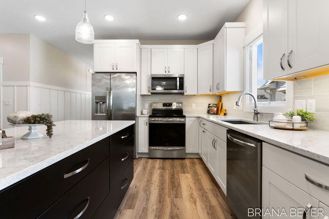 1003 Maplewood Court, Holland, MI 49423