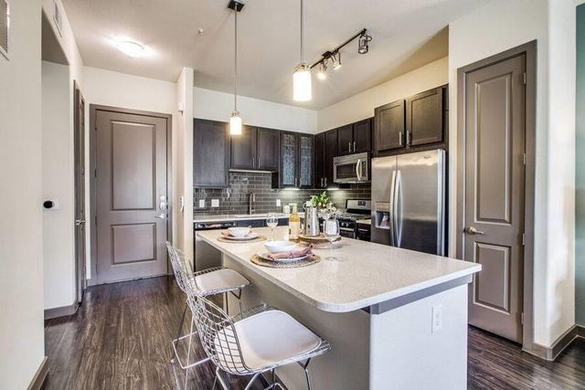 935 N Wilcrest 3017, Houston, TX 77079