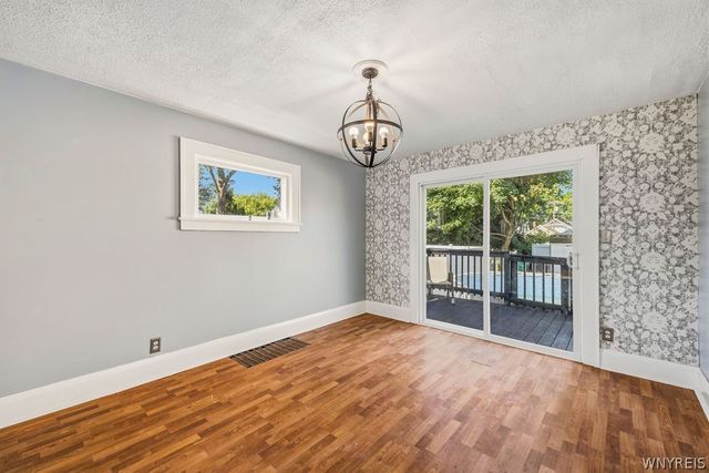 620 86th Street, Niagara Falls, NY 14304