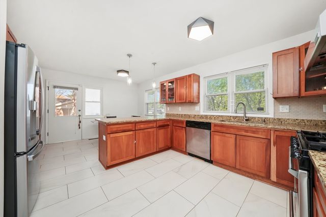 2747 Perry Road, Flossmoor, IL 60422