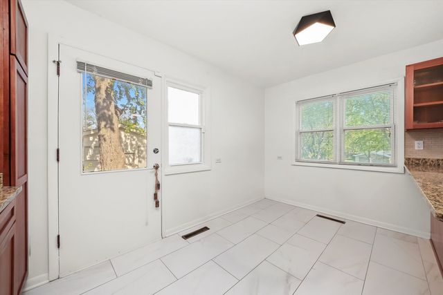 2747 Perry Road, Flossmoor, IL 60422