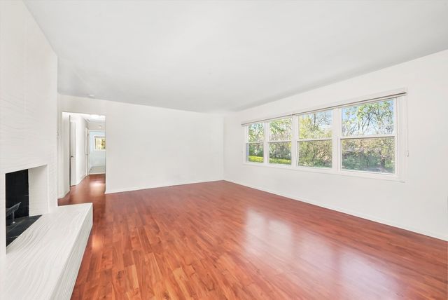 2747 Perry Road, Flossmoor, IL 60422