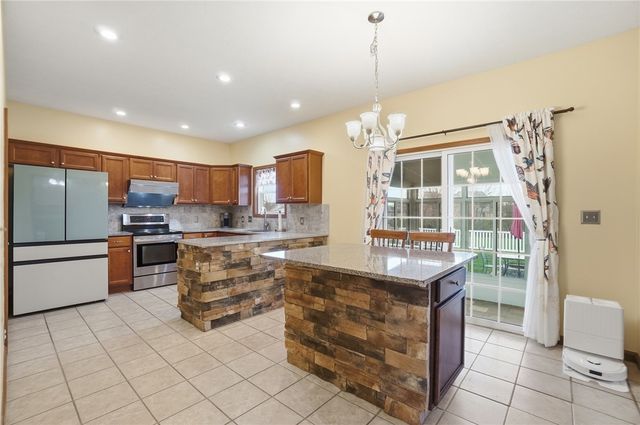 661 Willow Point Court, Troy, OH 45373