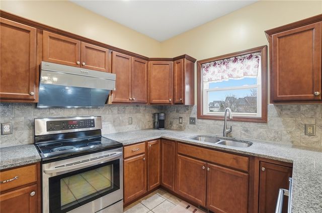 661 Willow Point Court, Troy, OH 45373