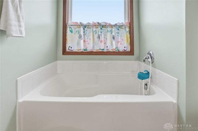 661 Willow Point Court, Troy, OH 45373