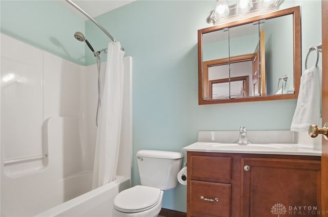 661 Willow Point Court, Troy, OH 45373