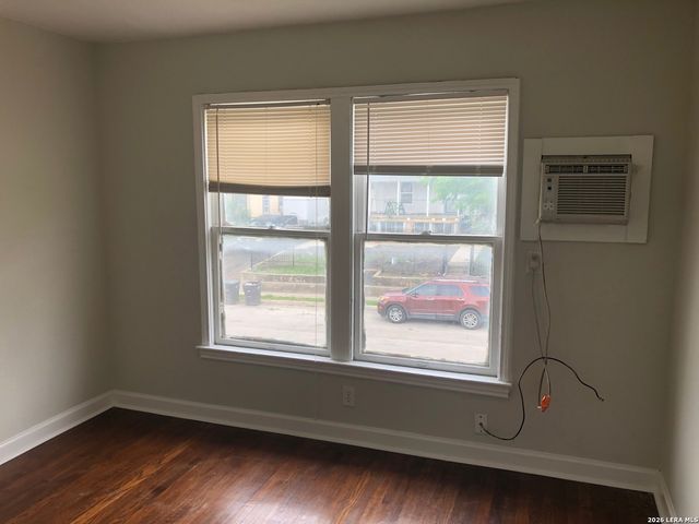 261 Claremont, San Antonio, TX 78209