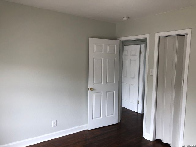 261 Claremont, San Antonio, TX 78209