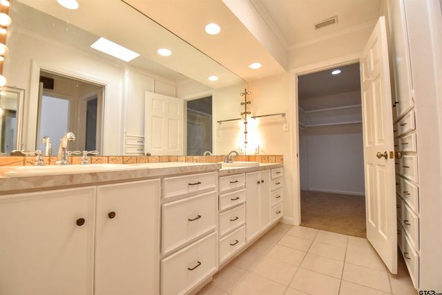 1402 Mary Lee Lane, Longview, TX 75601