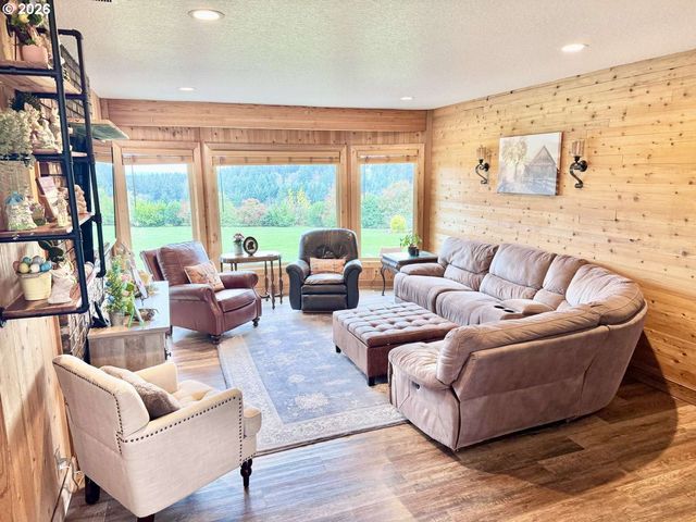 25375 S ELDORADO Rd, Mulino, OR 97042