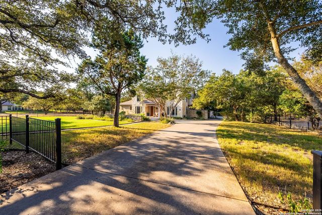 9063 Schoenthal, San Antonio, TX 78266
