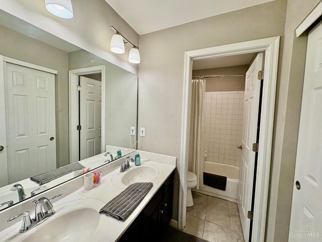 1579 Meadow View Lane, Turtle Creek Twp, OH 45036