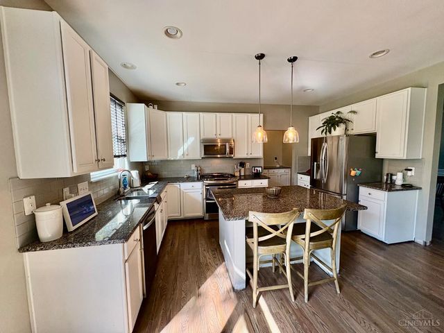 1579 Meadow View Lane, Turtle Creek Twp, OH 45036